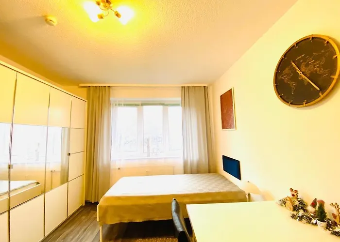 Hannovermesseapartment 2 Bedroom, Balcony With Garden View Apartment *