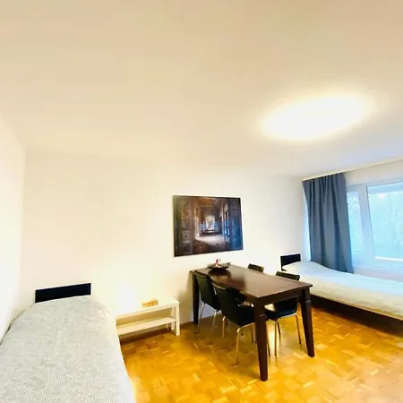 Hannovermesseapartment 2 Bedroom, Balcony With Garden View