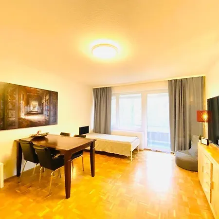 Lejlighed Hannovermesseapartment 2 Bedroom, Balcony With Garden View Hannover