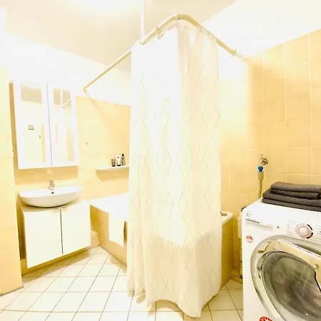 Hannovermesseapartment 2 Bedroom, Balcony With Garden View *