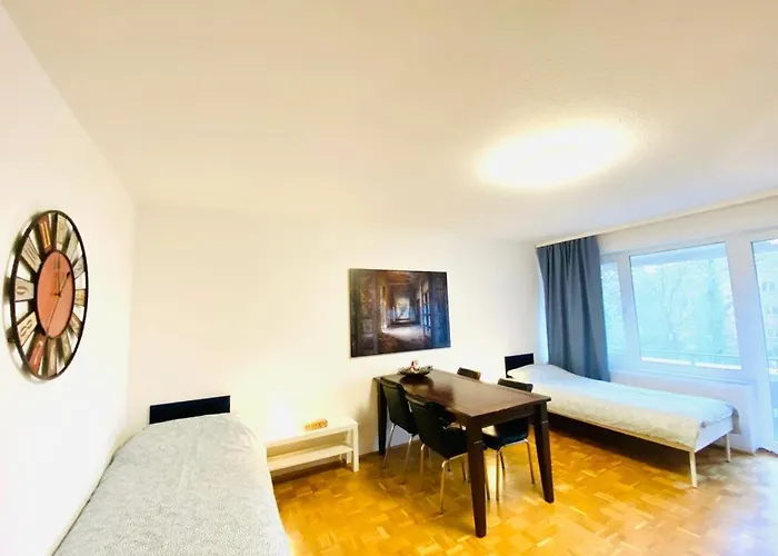 Hannovermesseapartment 2 Bedroom, Balcony With Garden View